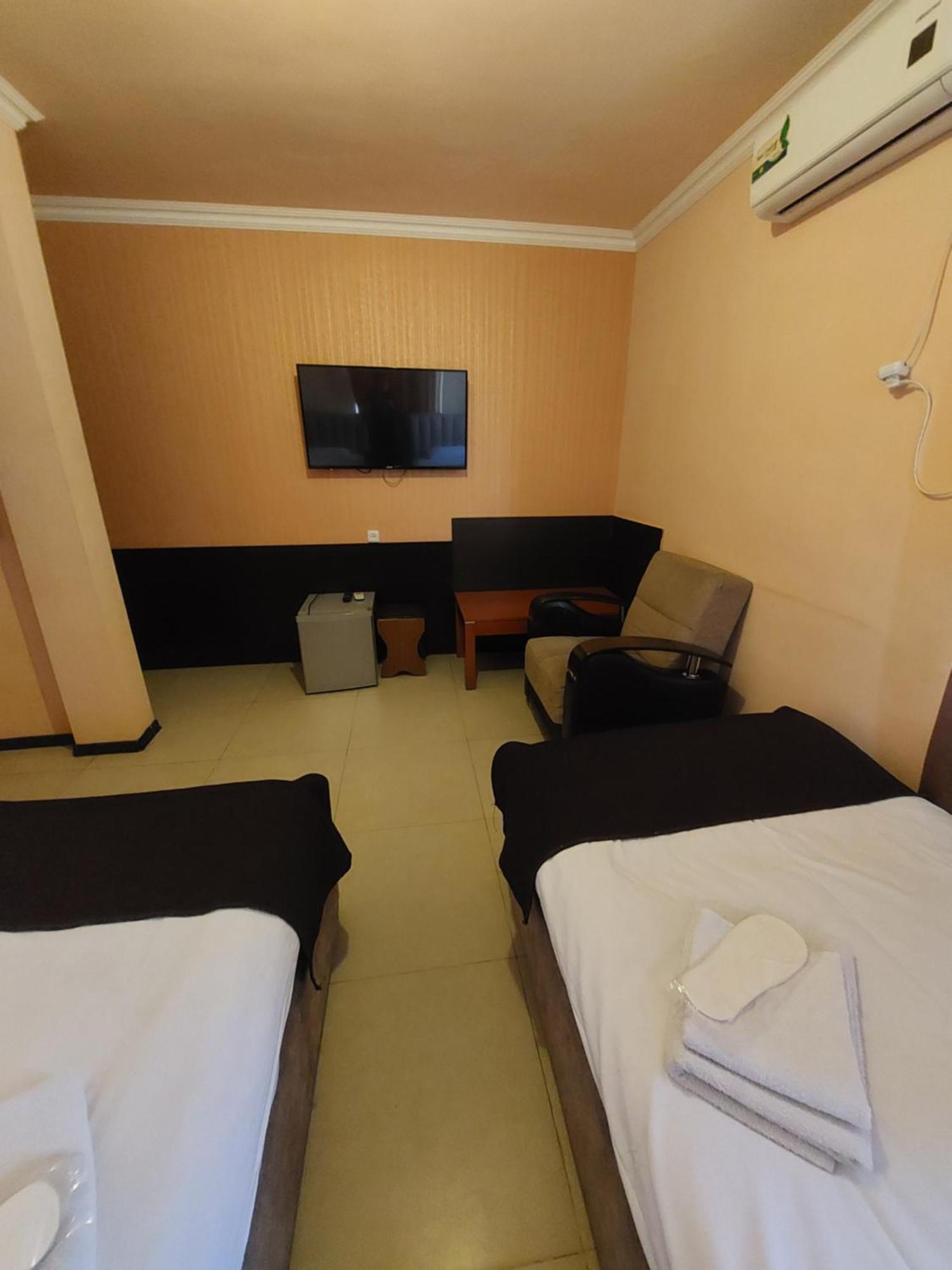 Rp Hotel- Hostel Erévan Extérieur photo